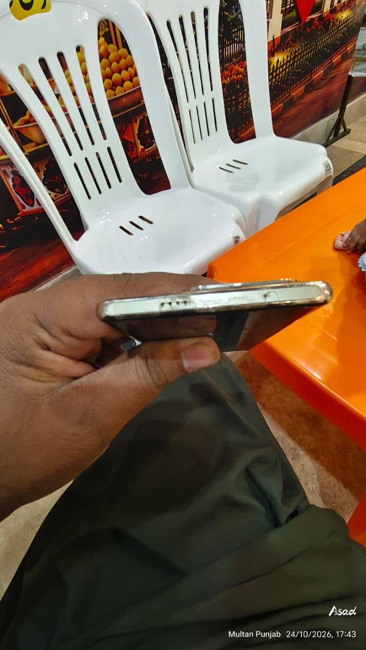 Infinix Zero 30 3