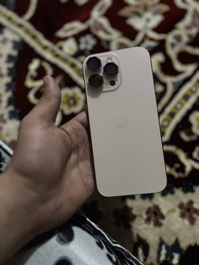 Apple iPhone 16 Pro Max 5