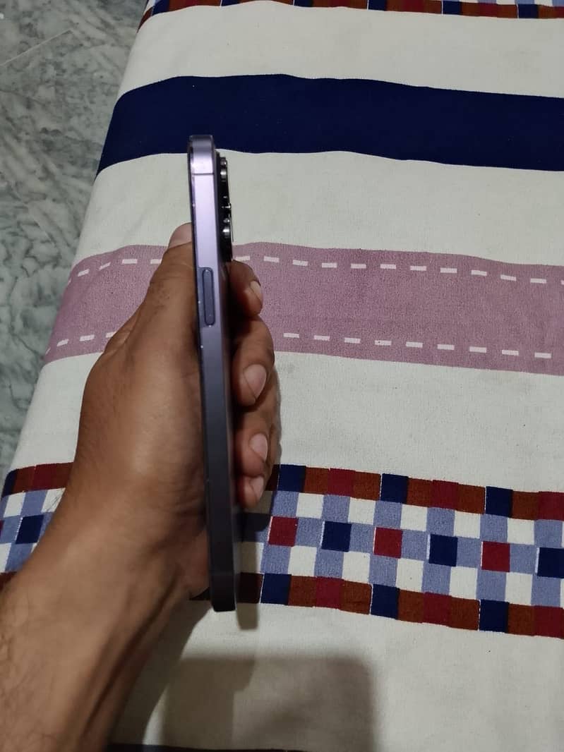 Apple iPhone 14 Pro Max 1