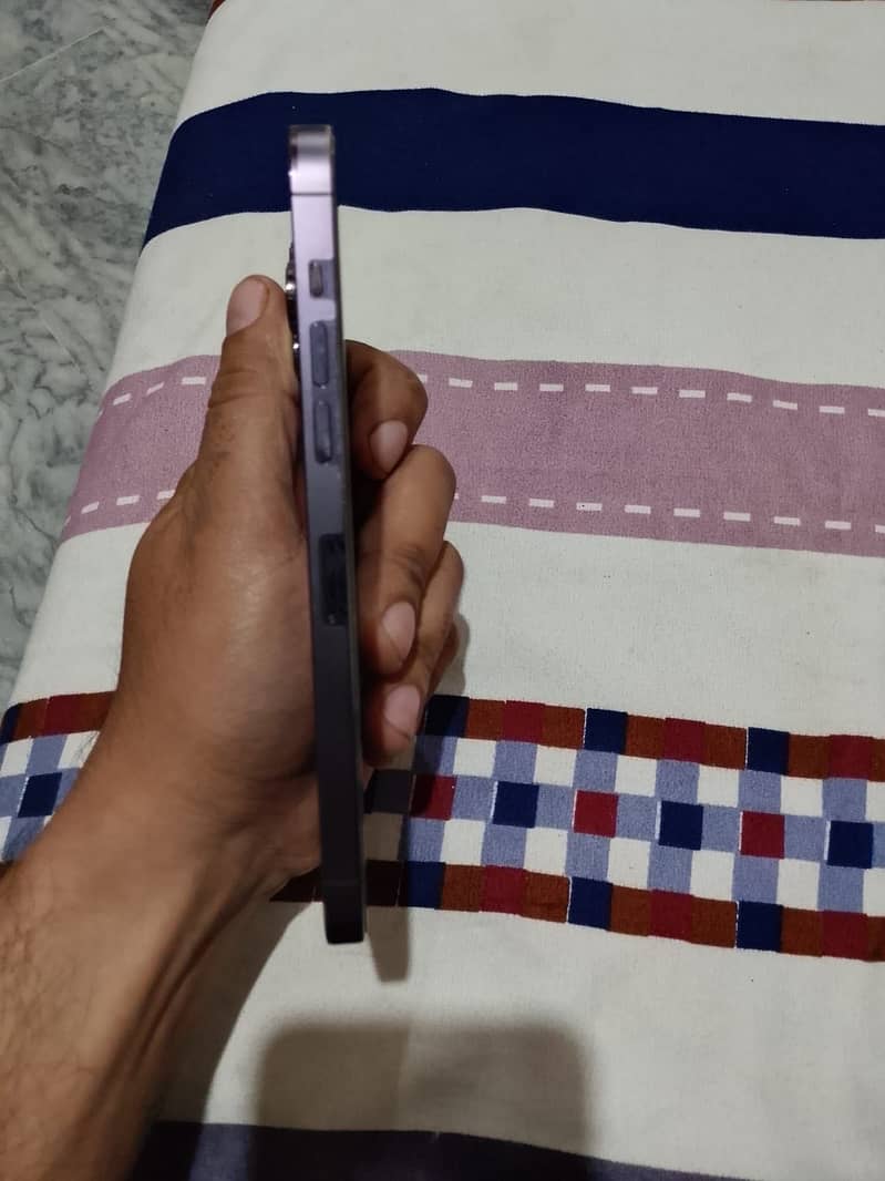 Apple iPhone 14 Pro Max 6