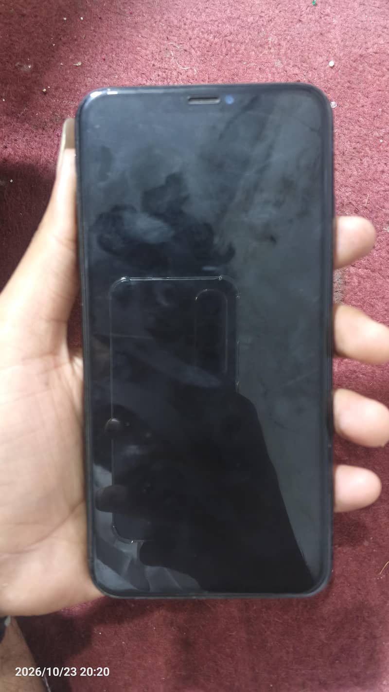 Apple iPhone XS Max 4