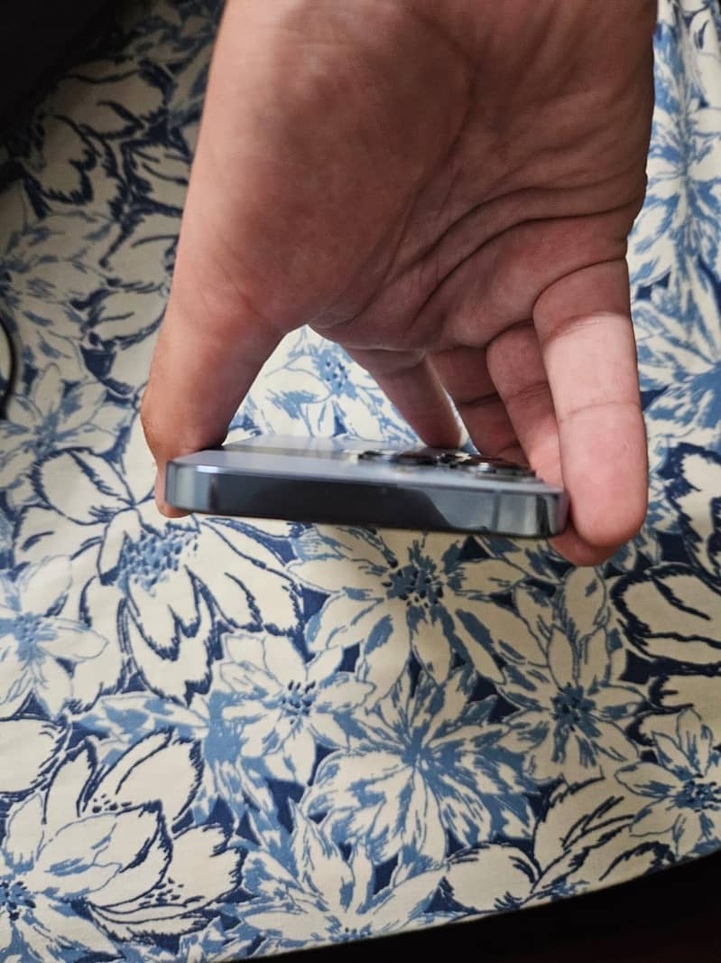 Apple iPhone 13 Pro 1