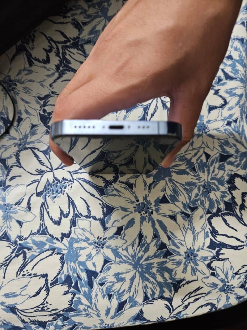 Apple iPhone 13 Pro 4