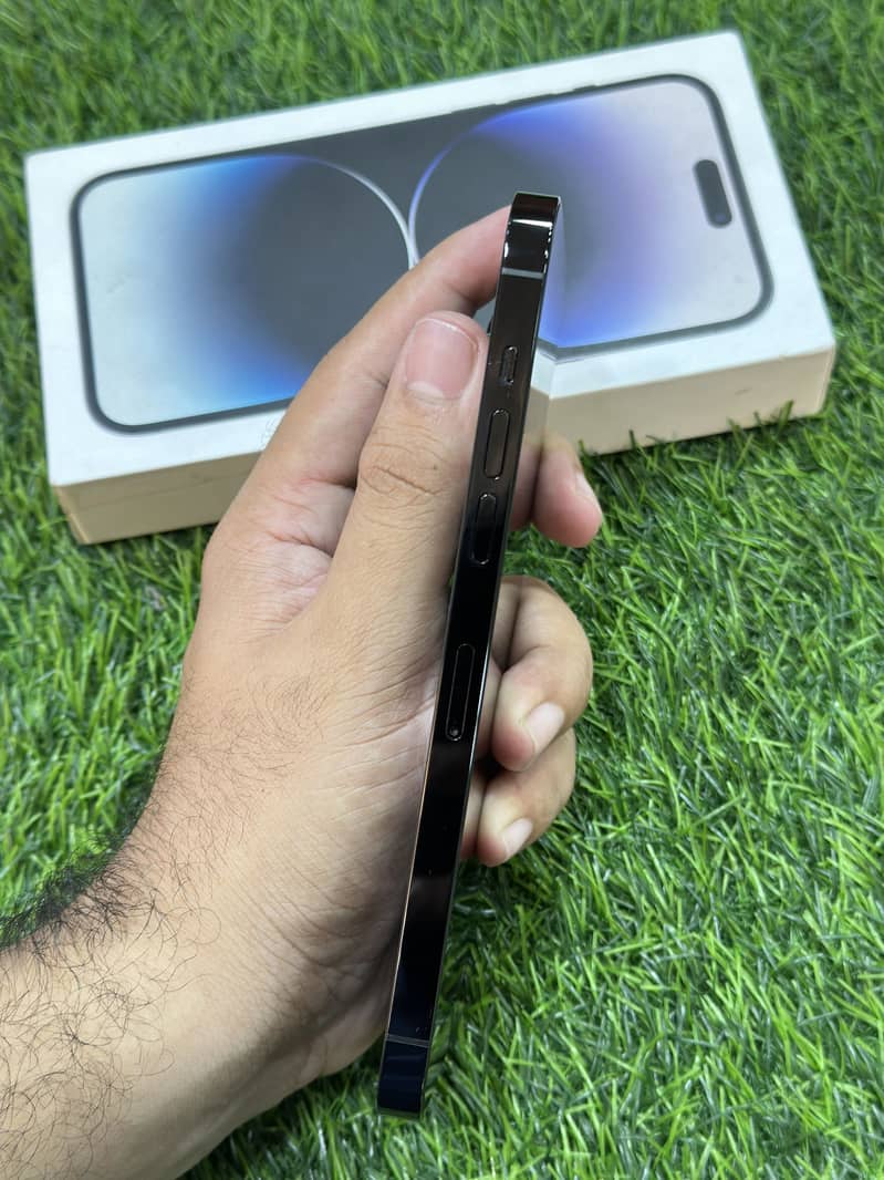 Apple iPhone 14 Pro Max 1