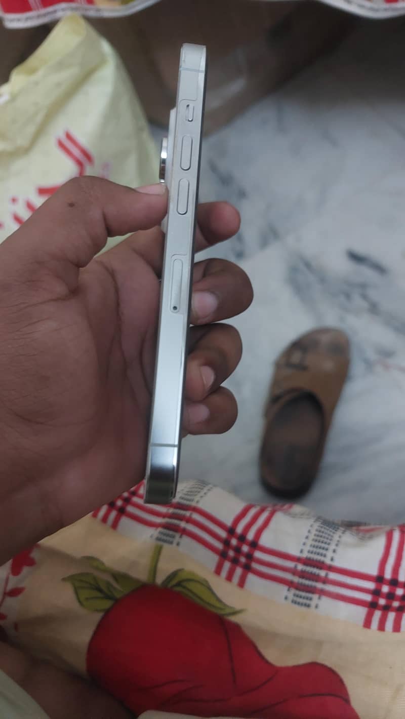 Apple iPhone 14 Pro 3