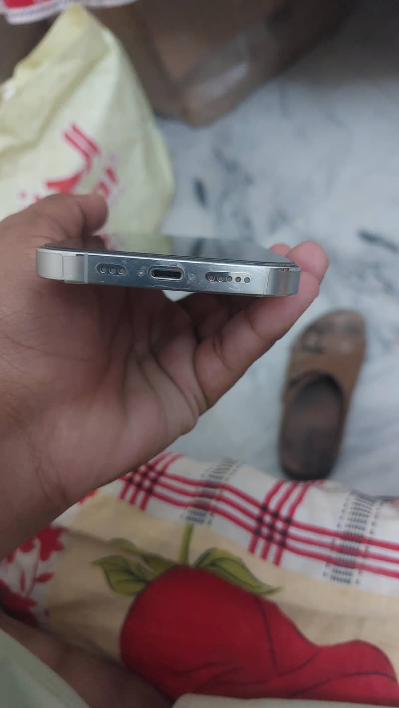 Apple iPhone 14 Pro 4