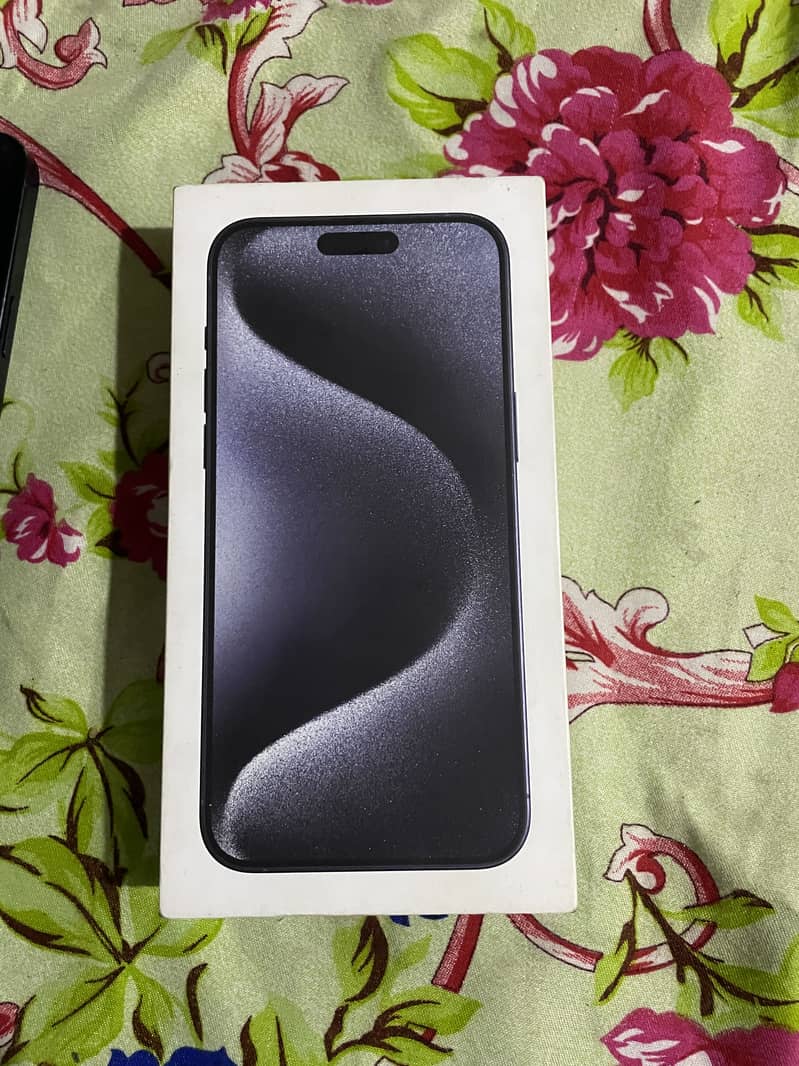 Apple iPhone 15 Pro Max 4
