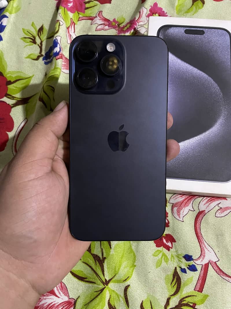 Apple iPhone 15 Pro Max 5