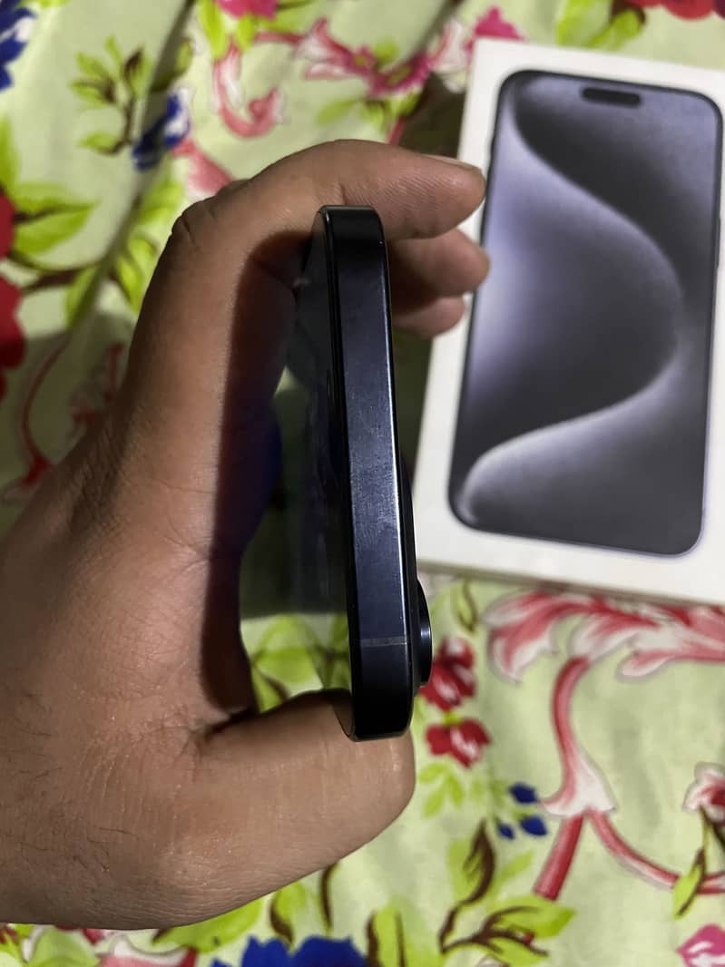 Apple iPhone 15 Pro Max 6