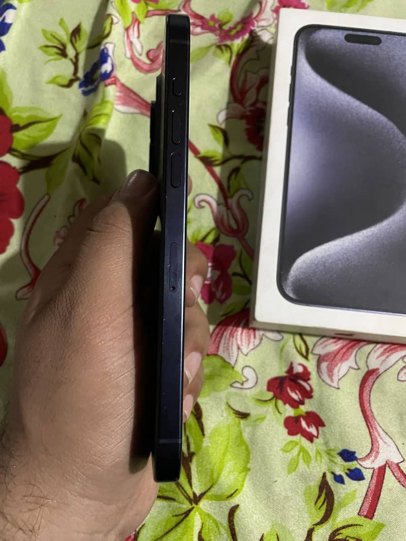Apple iPhone 15 Pro Max 7