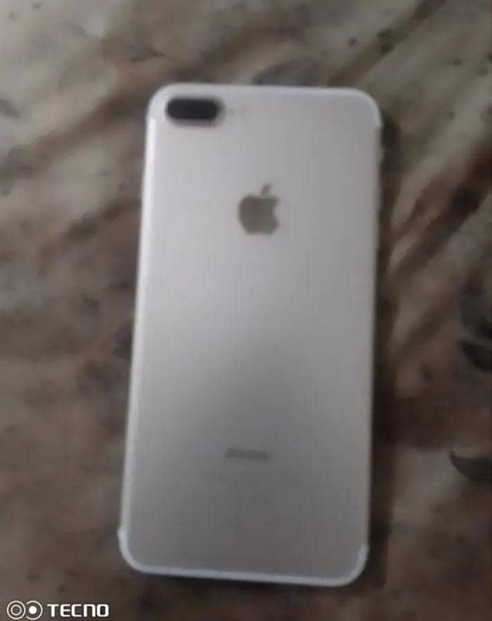Apple iPhone 7 Plus 2