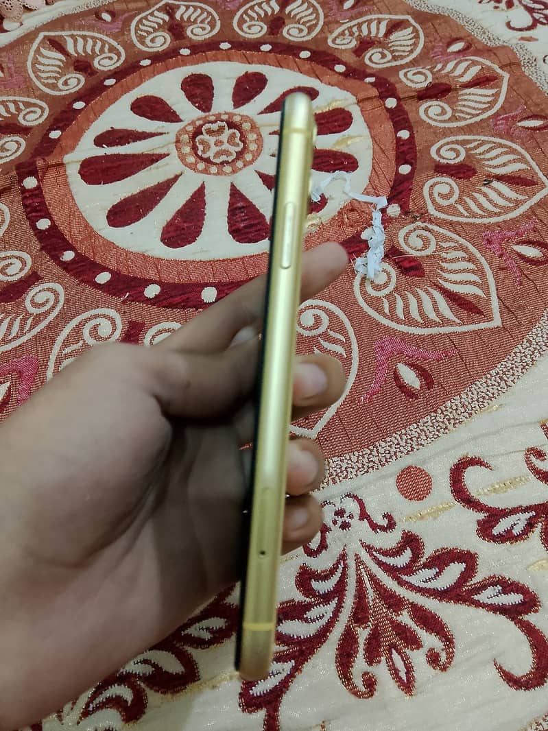 Apple iPhone 11 2