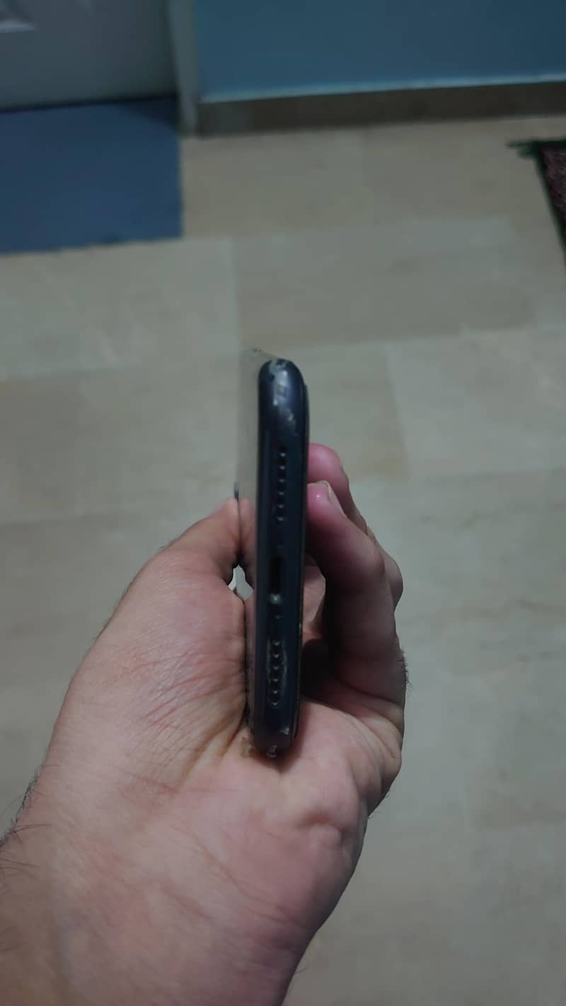 Apple iPhone 11 3