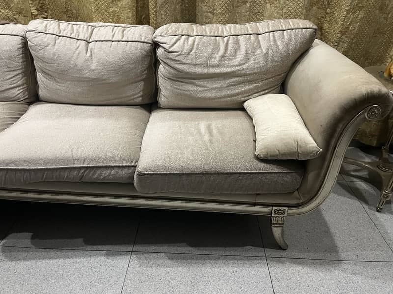 Sofa with centre table 0