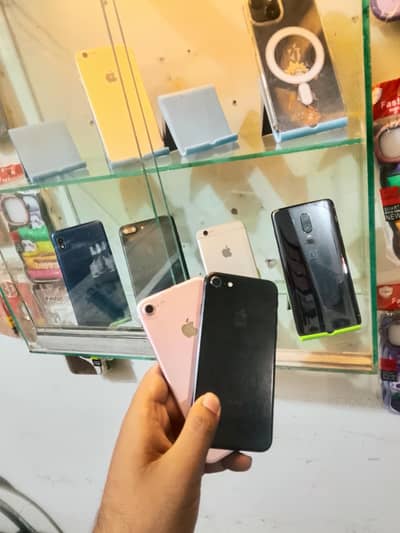 Apple iPhone 7 2 pic available for sale condition 10 10