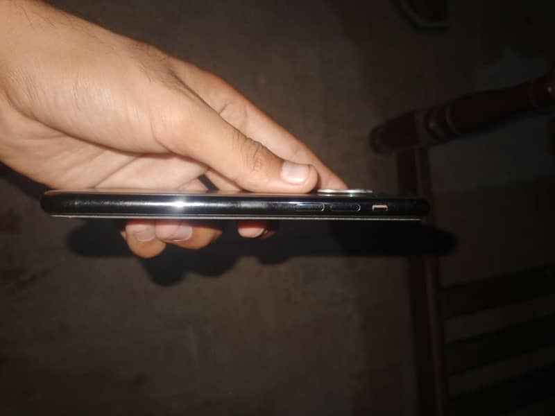 Apple iPhone 11 Pro 1