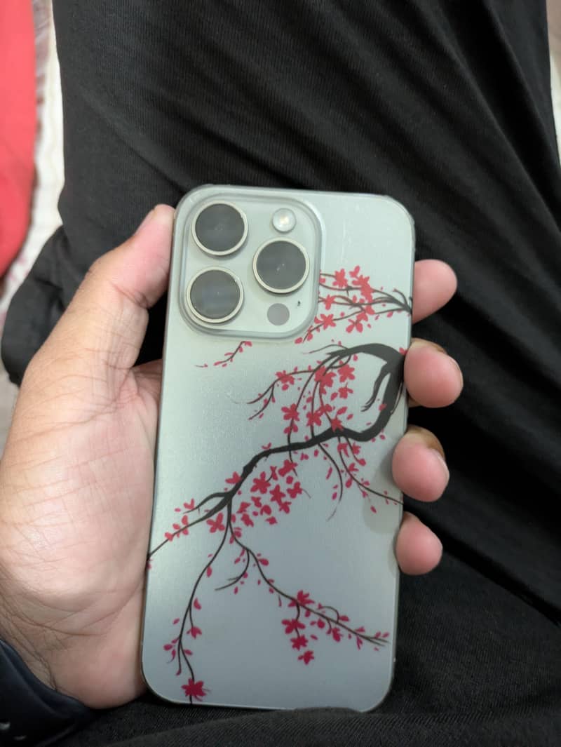 Apple iPhone 15 Pro 0