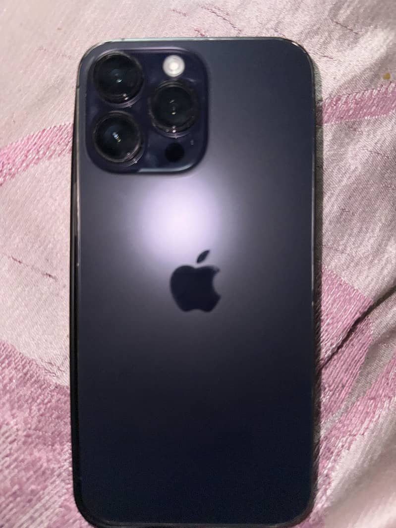 Apple iPhone 14 Pro Max 1