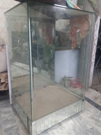 outer show case big with side small side case and locker