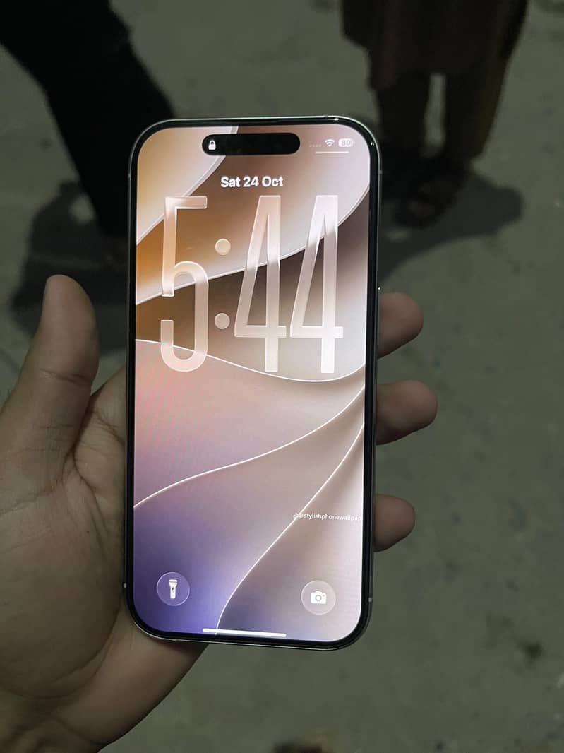Iphone 16 pro 1