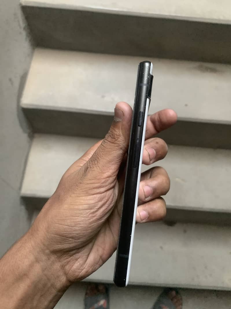 Google pixel 6A 5
