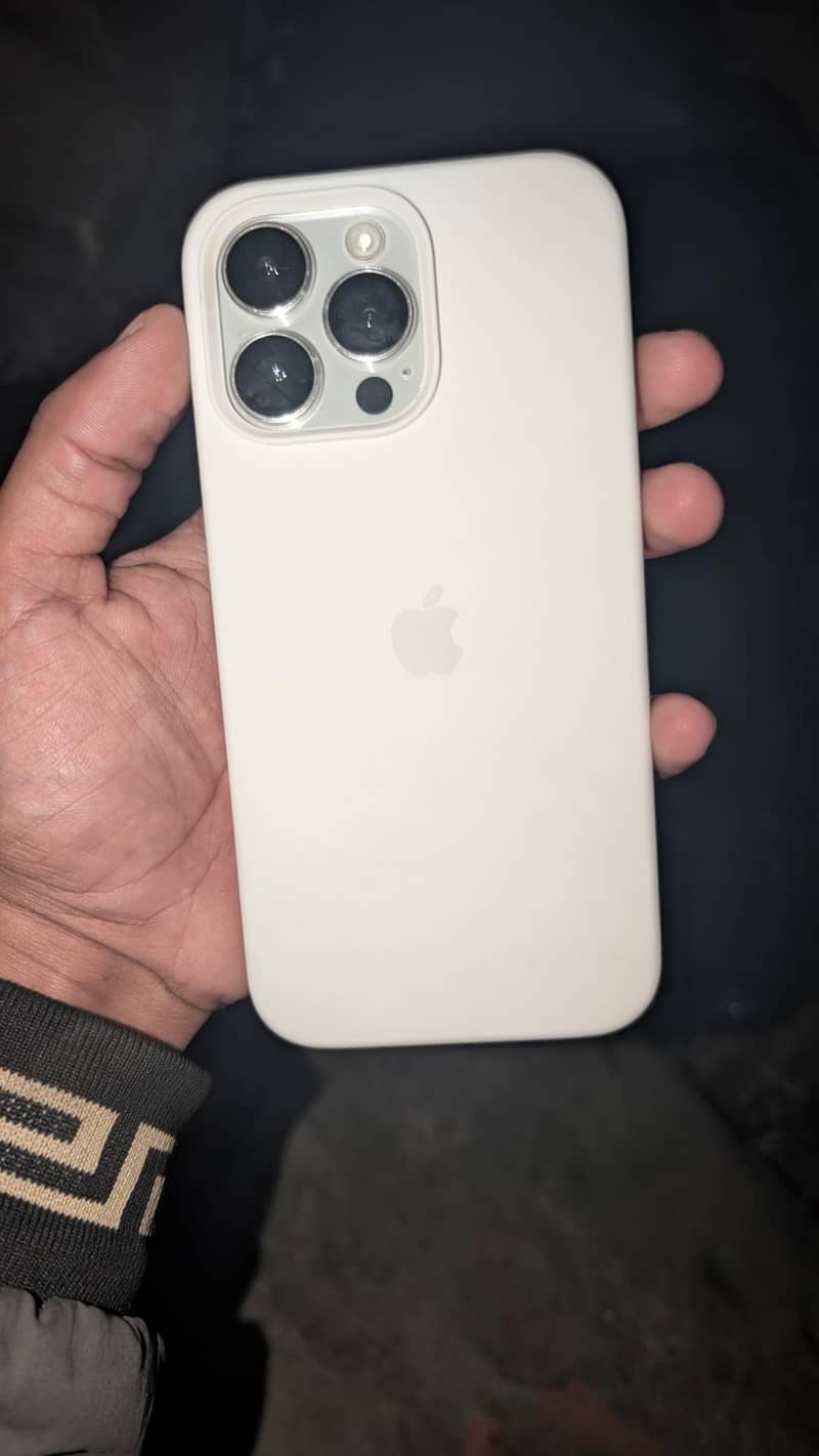 Apple iPhone 14 Pro Max 0