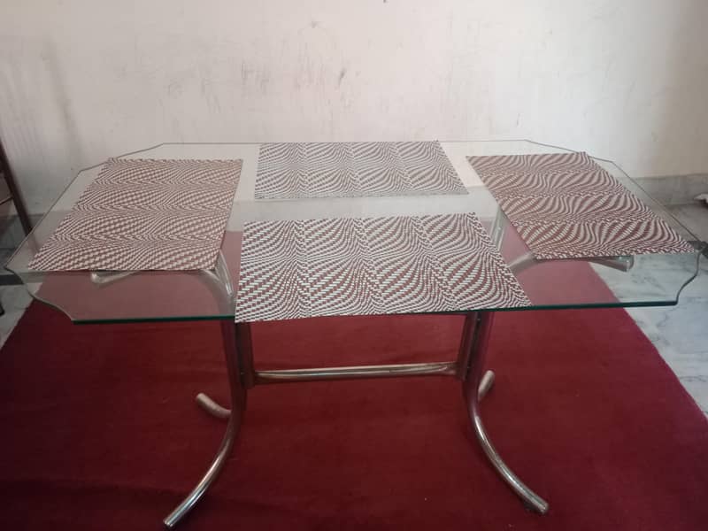 Dining table 0