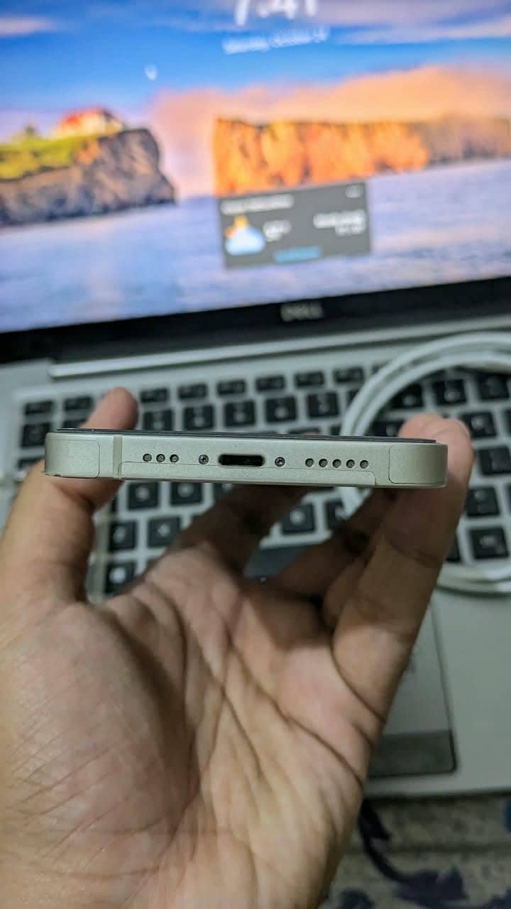 Apple iPhone 13 4
