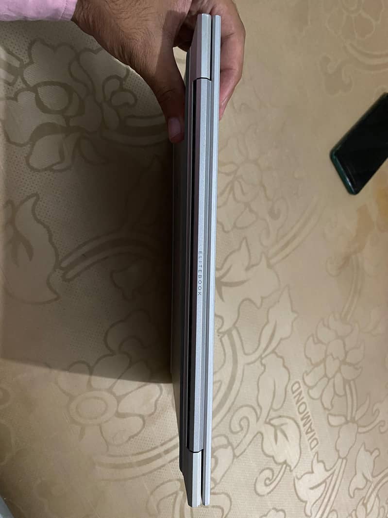 HP Elite Book 9