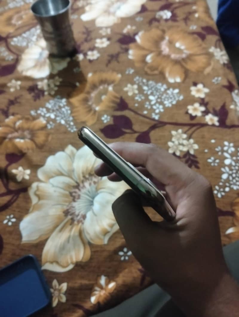 Apple iPhone 11 Pro 2