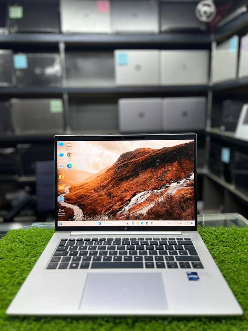 HP EliteBook 840 G10 Laptop with Sure View Privacy Display - Laptops ...