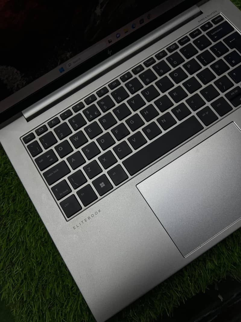 HP EliteBook 840 G10 Laptop with Sure View Privacy Display - Laptops ...