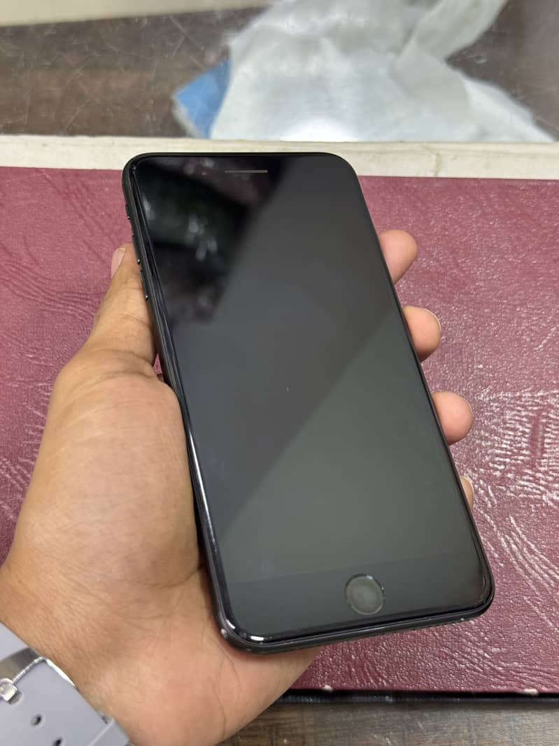 Apple iPhone 7 Plus 3