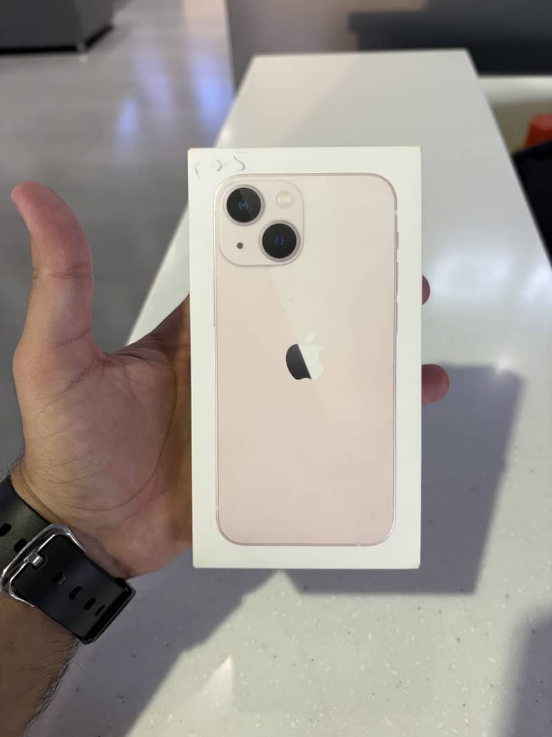 Apple iPhone 13 2