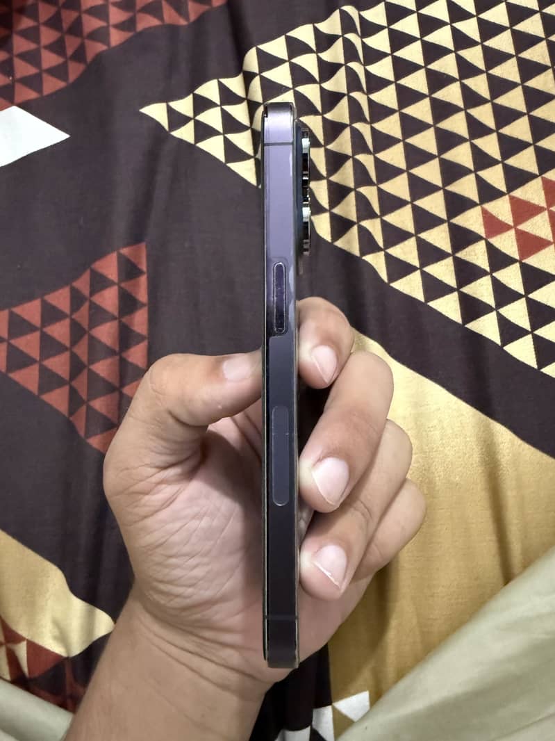 Apple iPhone 14 Pro 1