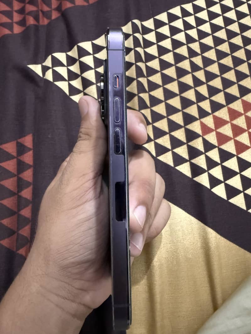 Apple iPhone 14 Pro 2