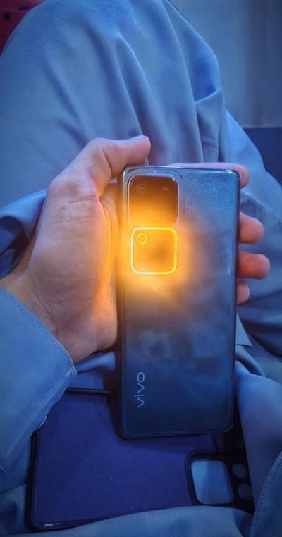 Vivo V30 (12GB/256GB)10/9 Condition |official PTA Approved Withoub Box