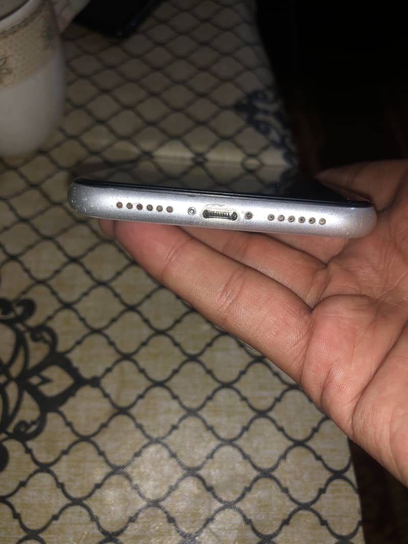 Apple iPhone XR 5