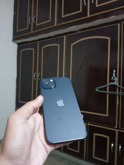 Apple iPhone 13