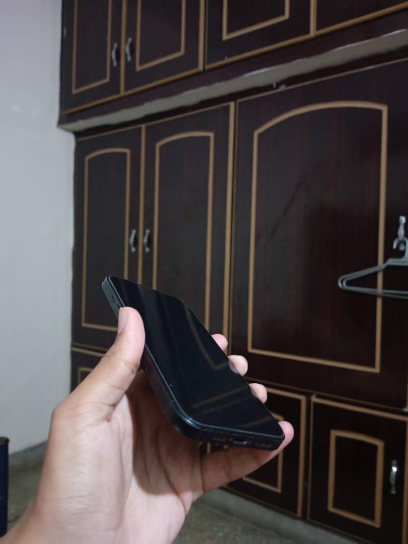 Apple iPhone 13 3