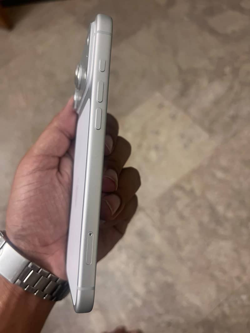 Apple iPhone 17 Pro Max 3