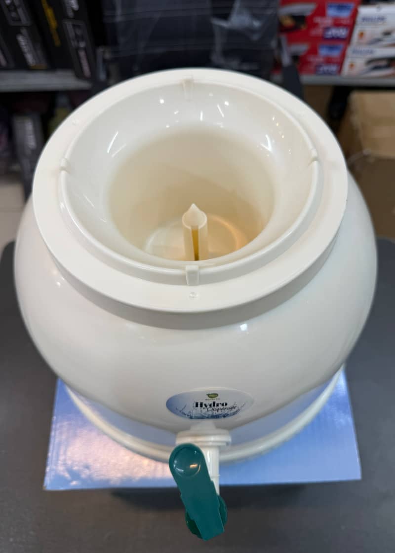 Small water dispenser 1