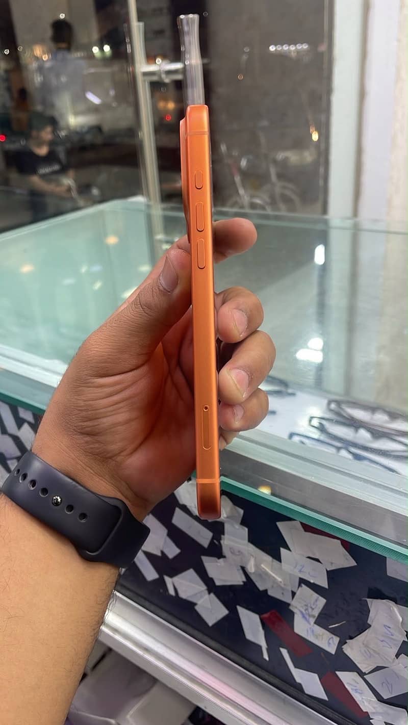 Apple iPhone 17 Pro Max 2