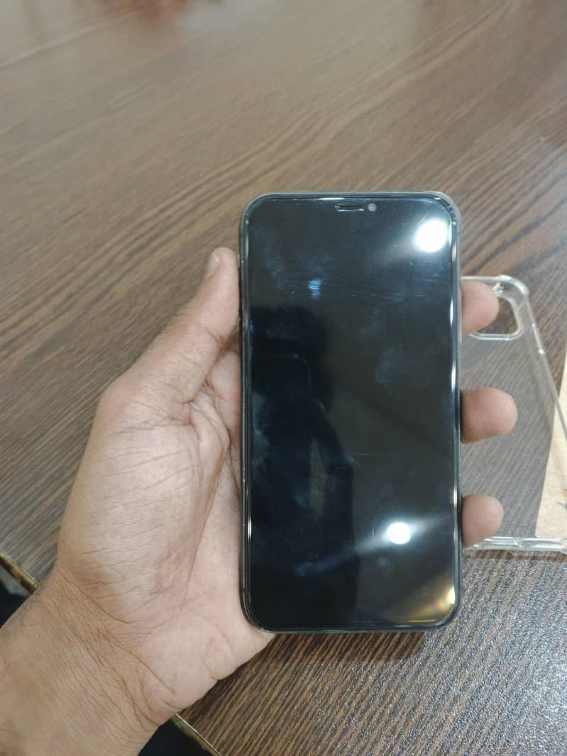 Apple iPhone 11 0