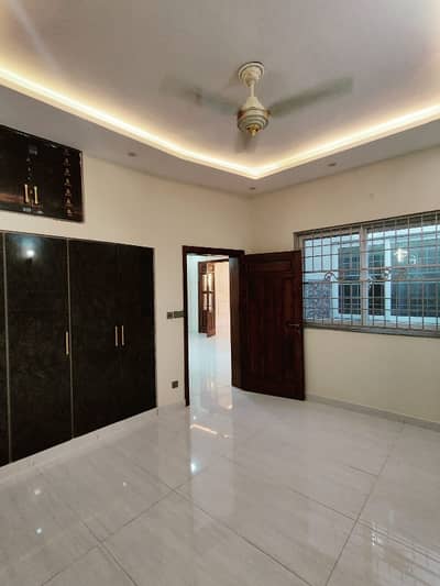 1 Kanal Upper Portion For rent In E-11 E-11