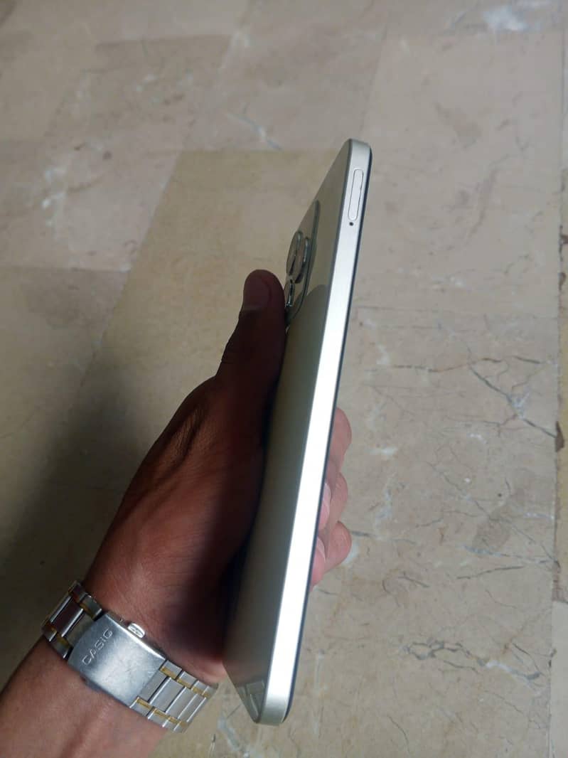 Realme C53 4