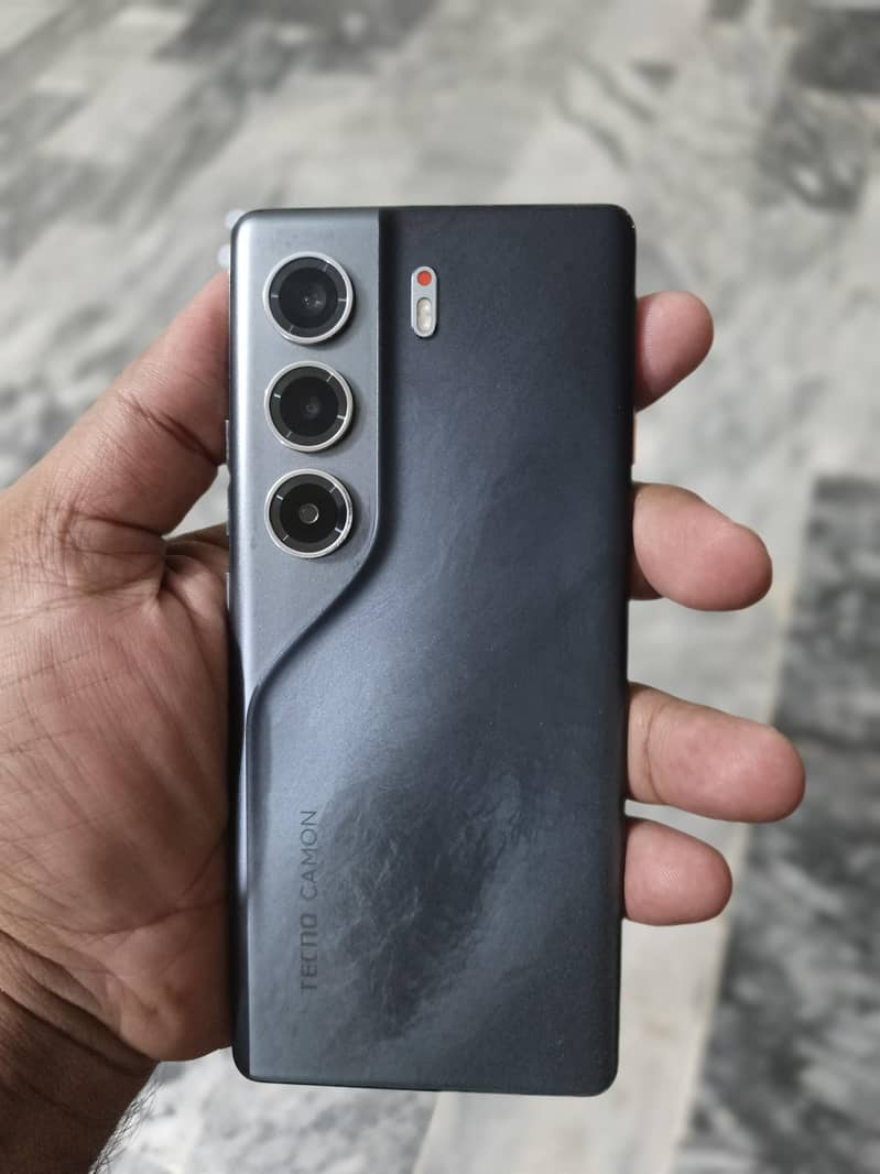 Tecno CAMON 40 Pro 0