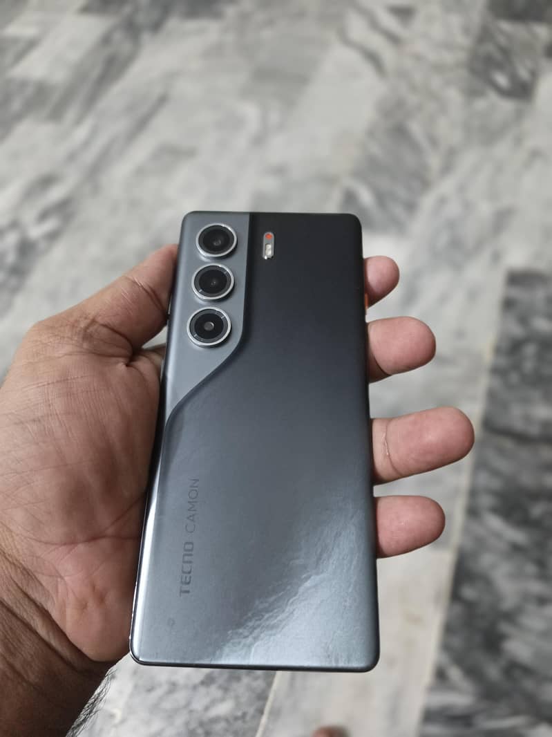 Tecno CAMON 40 Pro 2
