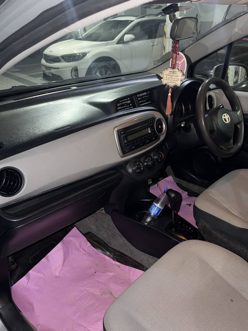 Toyota Vitz 2012 4