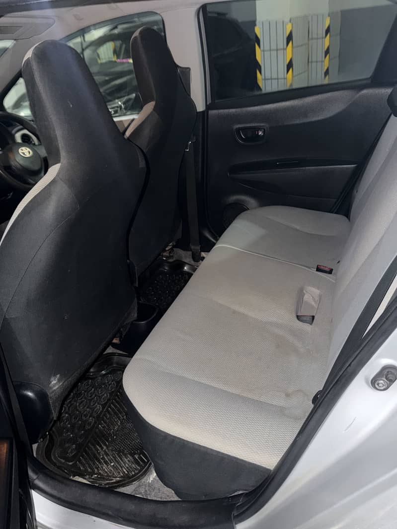 Toyota Vitz 2012 5